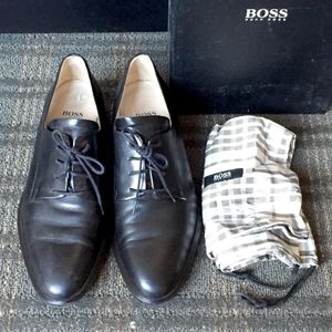 Hugo Boss BOSS Women Lace Up Oxfords in Black